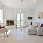 ‘sophie’s Villa’ * Akrotiri (Naxos)
